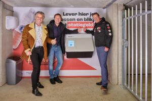 TOMRA R2 bulkmachine bij HVC afvalbrengstation Molletjesveer in Westknollendam