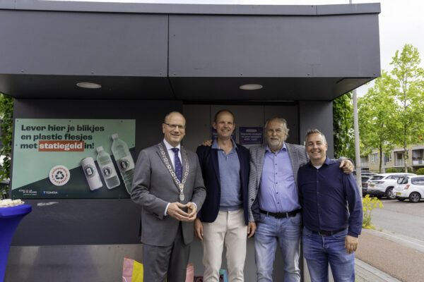 TOMRA R2 bij winkelcentrum de Eglantier